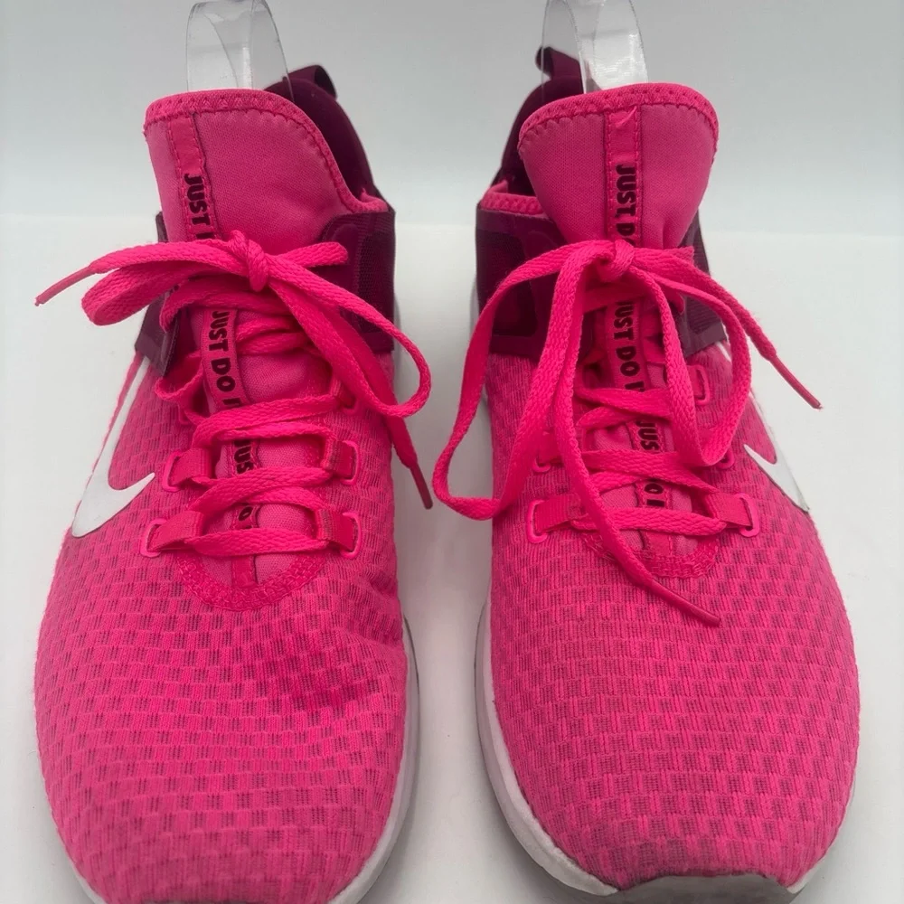 Nike Women's Fuchsia and‎ Burgundy Sneakers